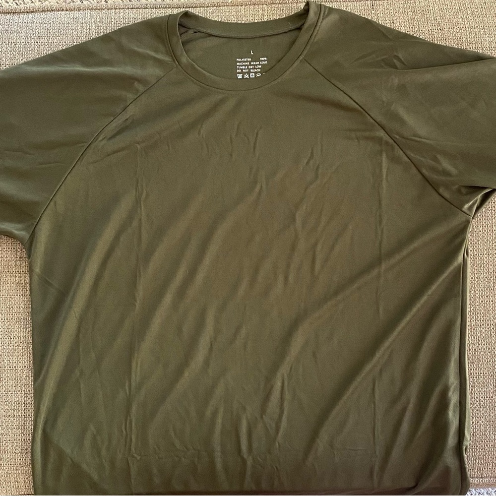 NWOT Men's Workout Athletic Shirts Sz Large Set of 5 - Picture 2 of 6